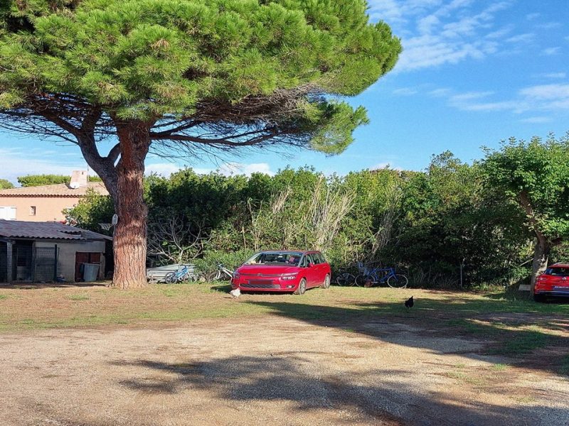 Parking du domaine Au Chant des Cigalous